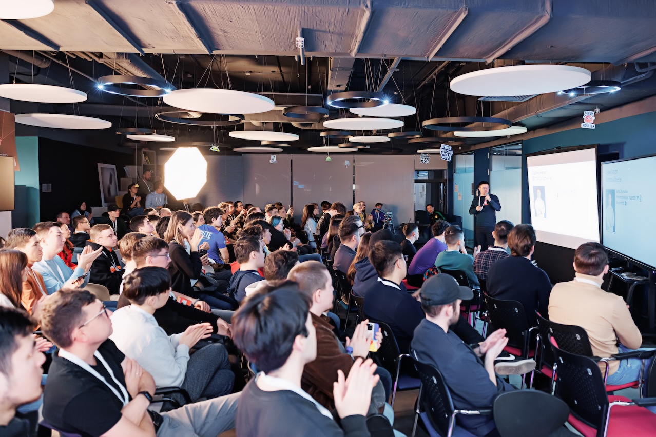 Участники митапа AlmatyJS Light