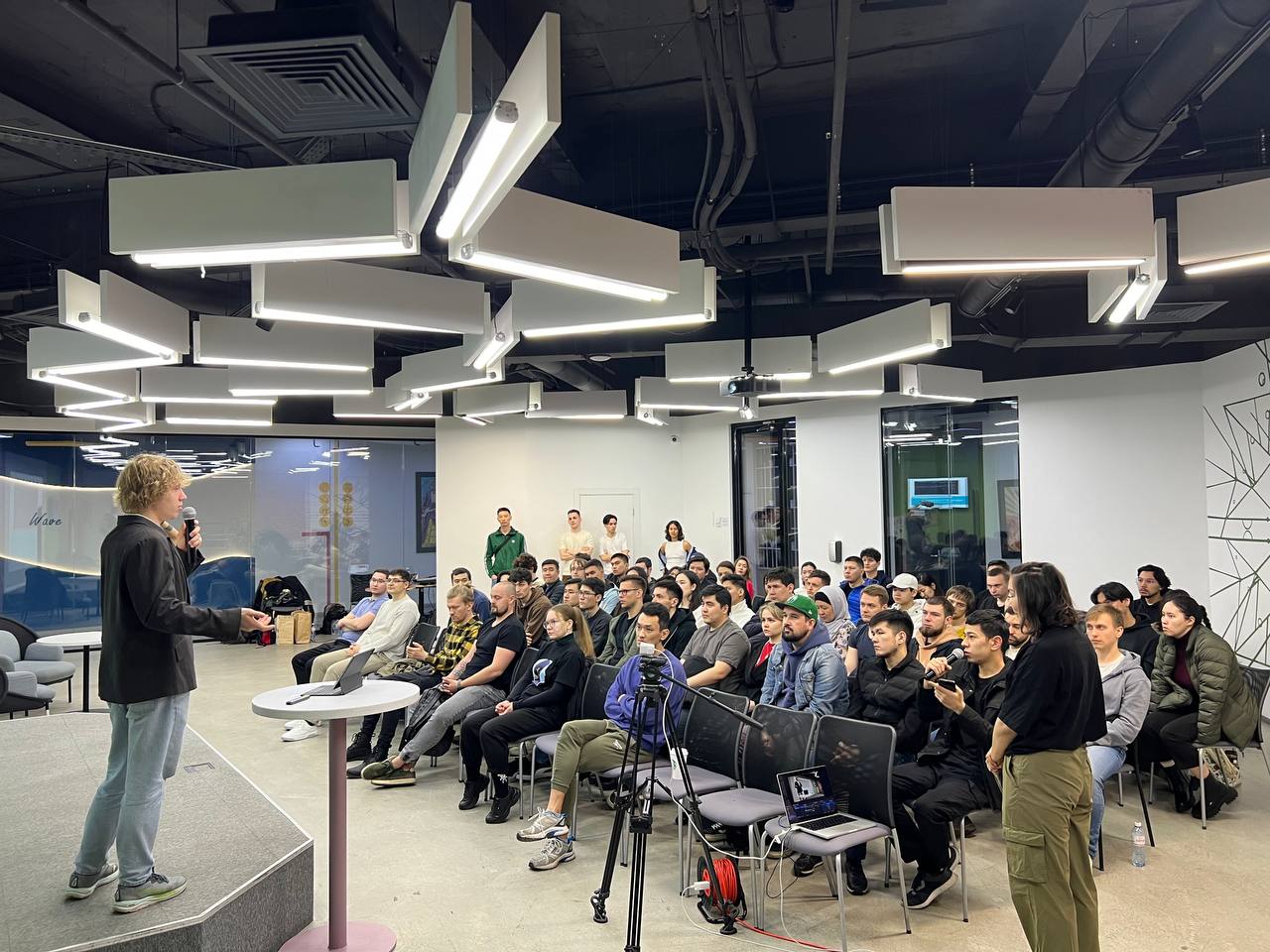 Перерыв на AlmatyJS Light #4